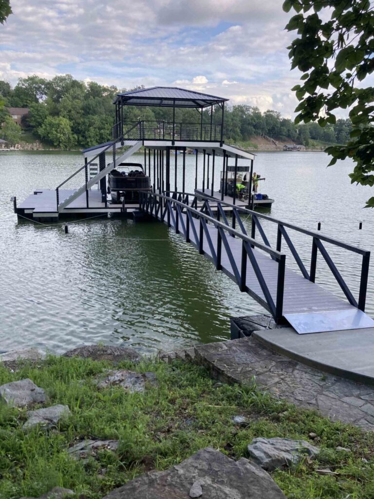 Aluminum Boat Dock Builder on Lake Allatonna